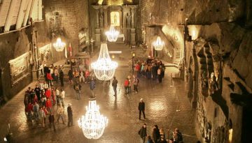 poland-salt-mine-chandeliers